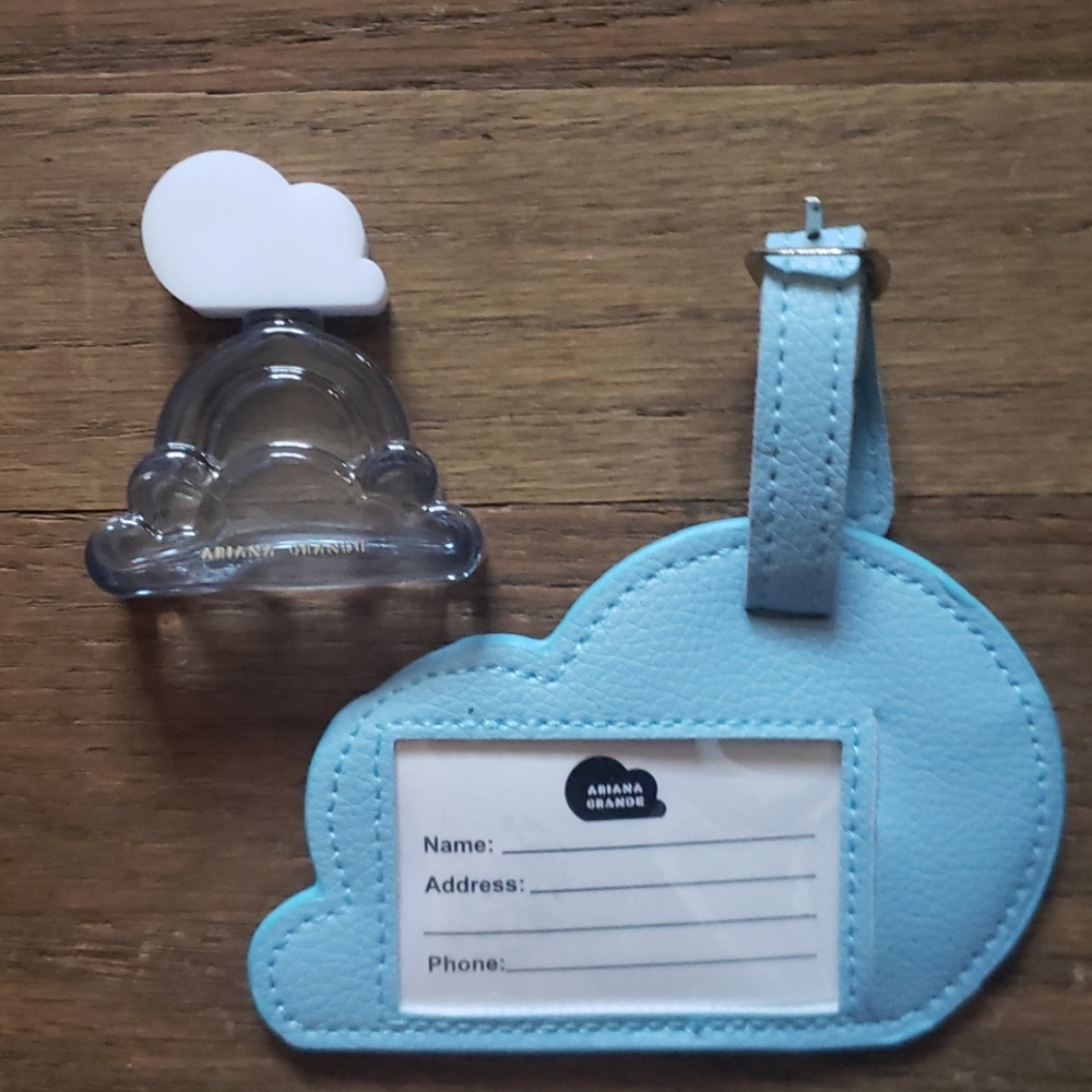 Ariana Grande Cloud Sample and Cloud Luggage Tag